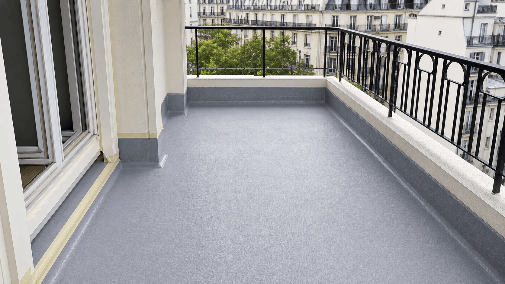 Balcon terrasse parisien préparé pour un système d'étanchéité liquide en résine polyuréthane
